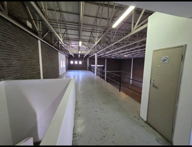 550M² WAREHOUSE TO LET IN STORMILL